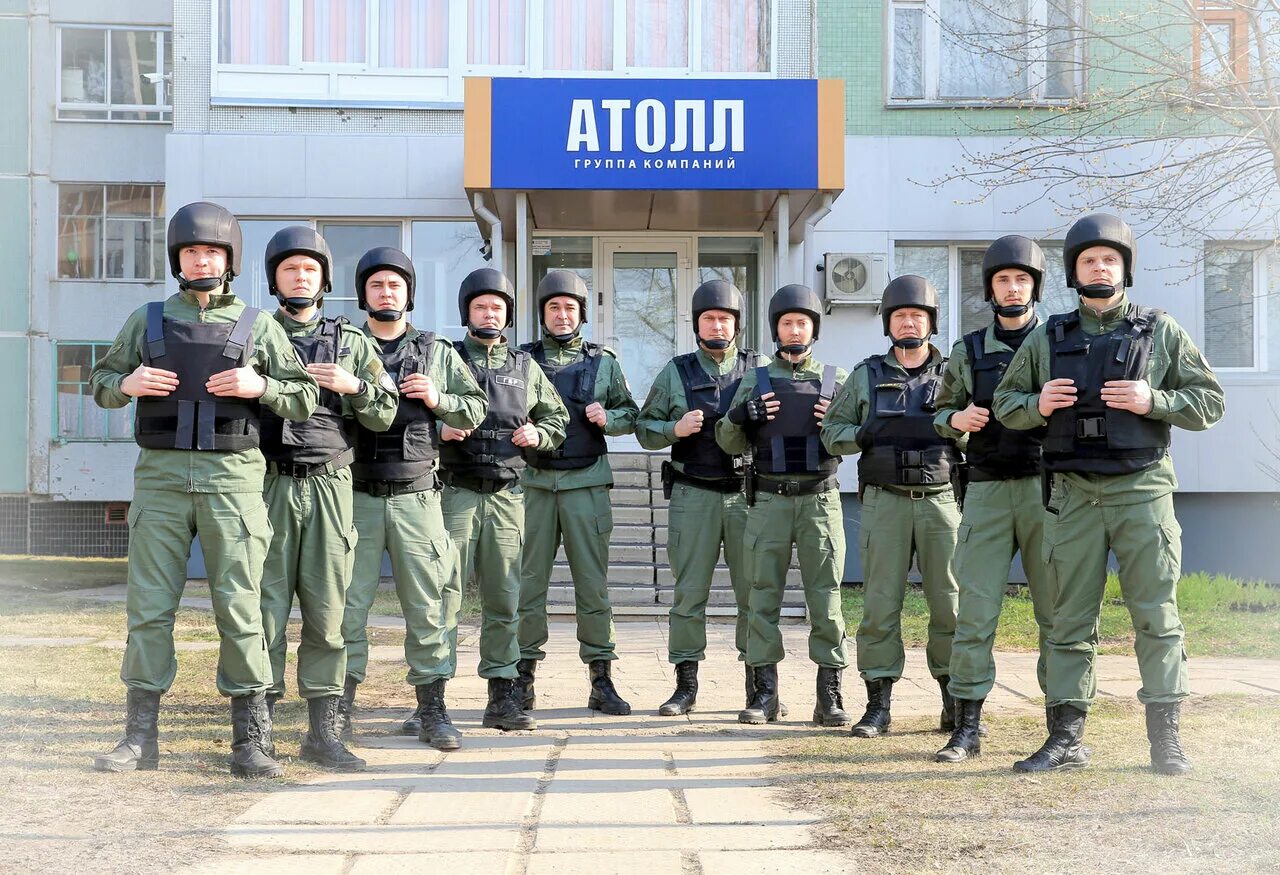 Работа охранником в набережных. Охранник. Охранник. Профессия охранник. Форма охранника.