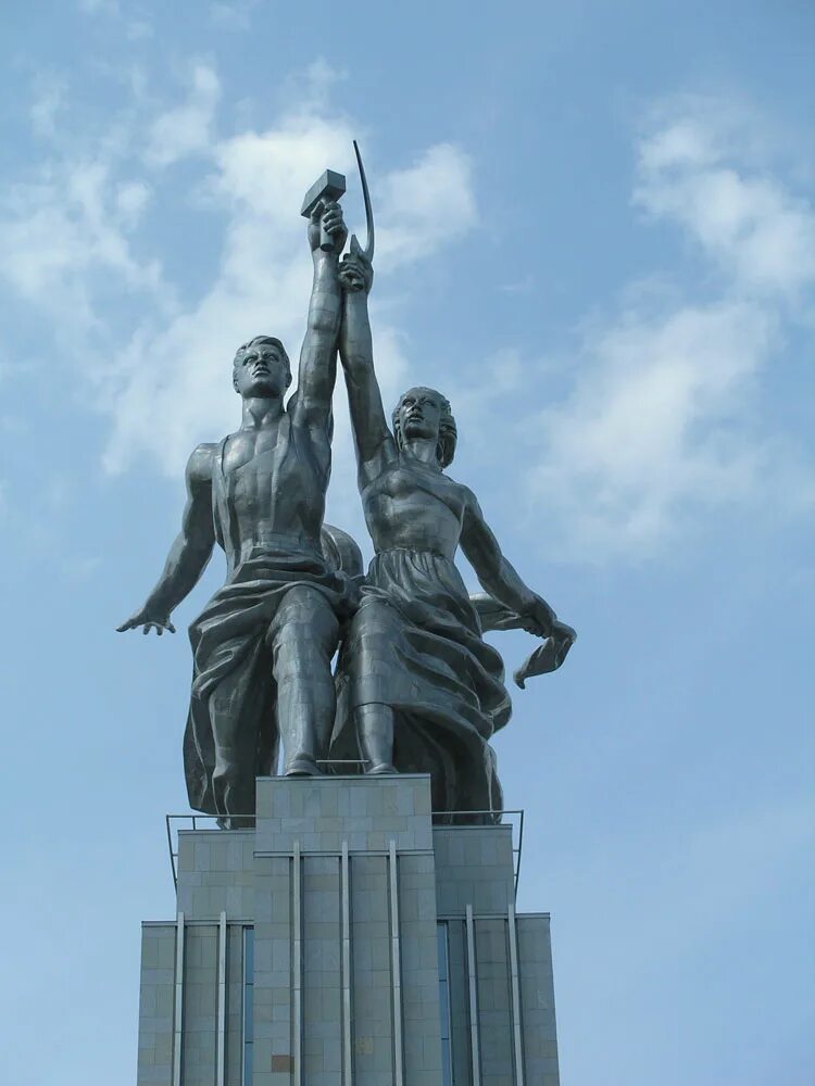 памятник колхозникам. скульптура мухиной рабочий и колхозница. монумент «рабочий и колхозница» веры мухиной (1937). в мухина рабочий и колхозница москва 1937 г. скульптура мухиной рабочий и колхозница.