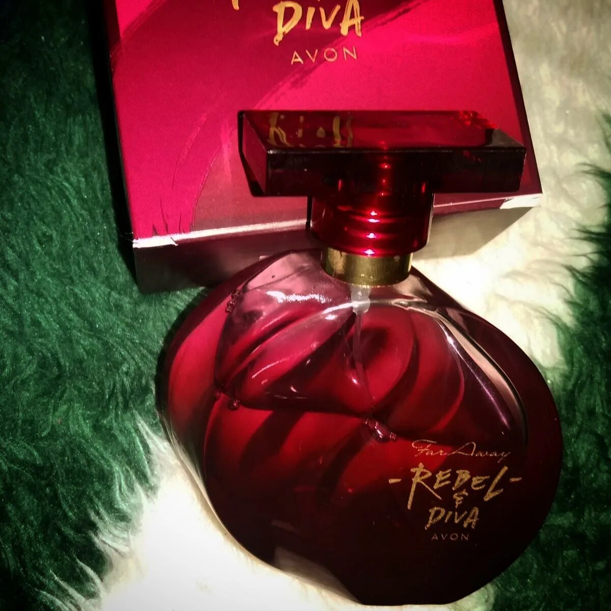 Avon rebel. Rebel Diva эйвон. Avon far away Rebel Diva. Духи Avon Rebel Diva. Эйвон Rebel Diva аромат.