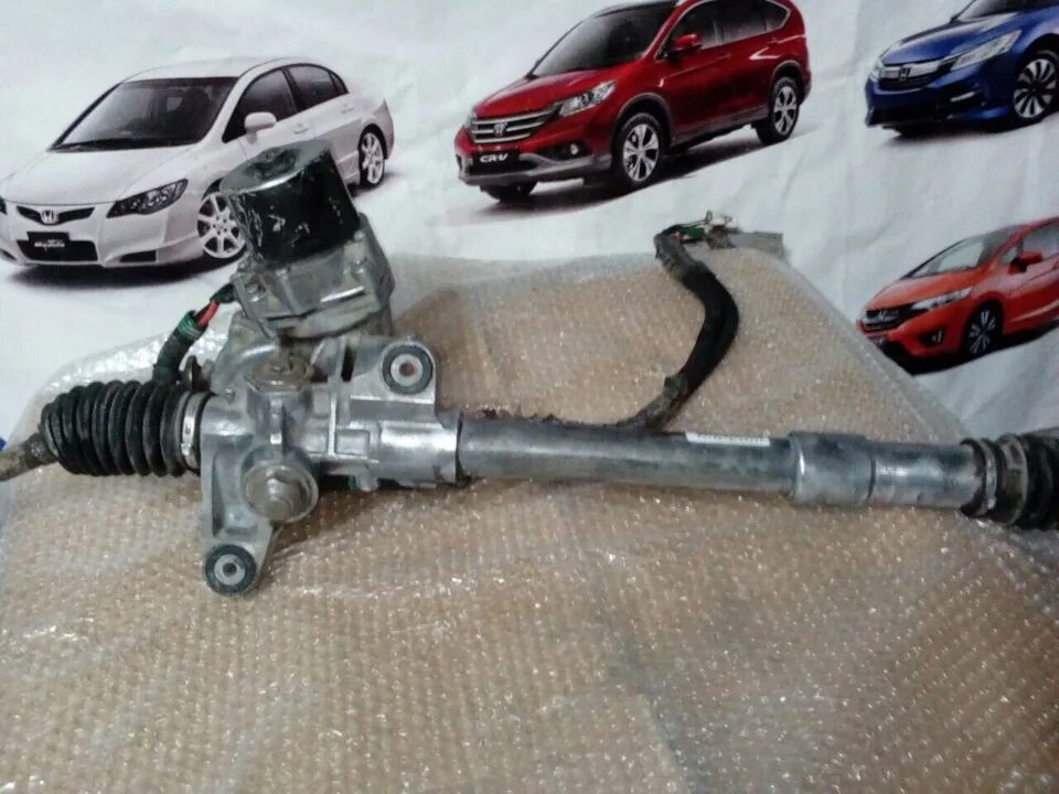 Рулевая рейка хонда цивик 4д. Рулевая рейка honda civic. 8. Рулевая тяга honda civic 8 ufo. Рулевая рейка бмв х6.