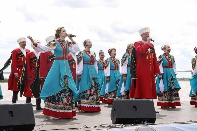 Хор Раздолье Ханты Мансийск. Хор русской песни Раздолье Ханты Мансийск. Иртышский КДЦ. Концерт хора Раздолье Ханты Мансийска 2010 год