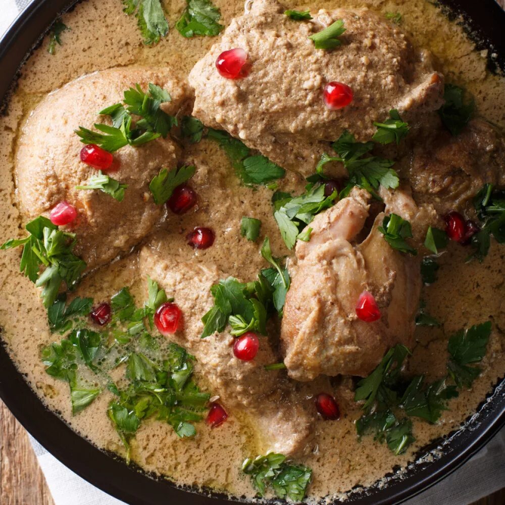 Сациви из индейки. Сациви из курицы по-грузински. Грузинский сациви. Сациви по грузински. Сациви по грузински пошаговый рецепт.