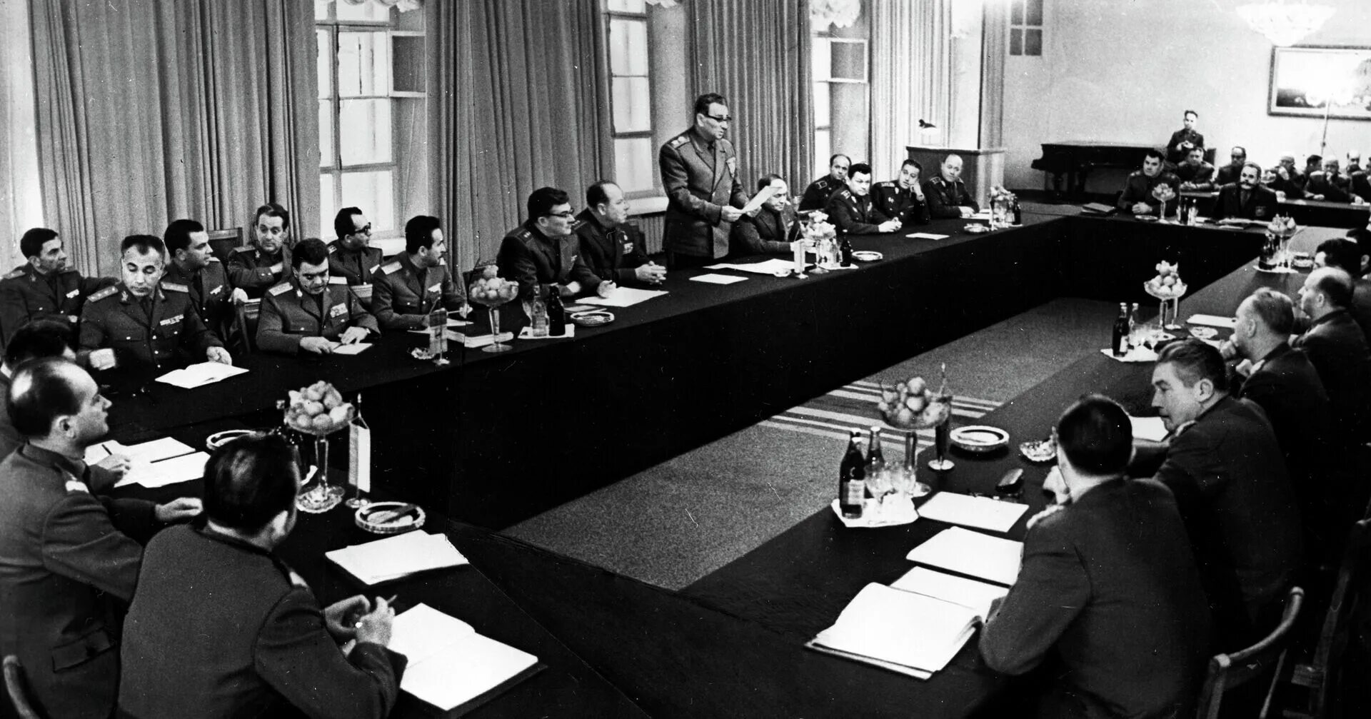 С 1939 года он на дипломатической работе. Варшавский пакт 1955. Варшавское совещание 1955. Май 1955 подписание в Варшаве. Штаб квартира ОВД 1955.