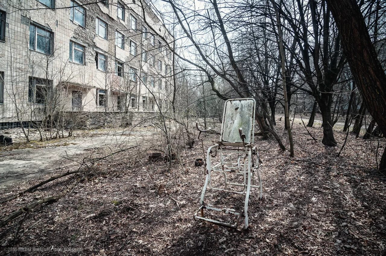 Живут ли люди в чернобыле и припяти. Город чернобыль живут ли там люди сейчас. Припять сейчас. Зона отчуждения чернобыльской аэс. Город припять сейчас живут люди.