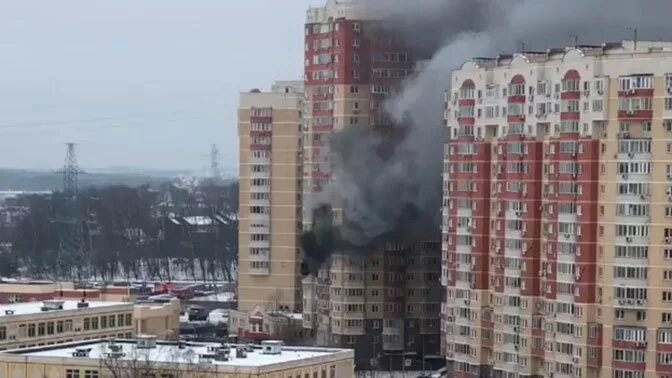 Что творится в красногорске. Пожар в Красногорске Ильинское шоссе. Пожар в Красногорске сейчас. Пожар Красногорский бульвар. Красногорский бульвар 9 пожар.