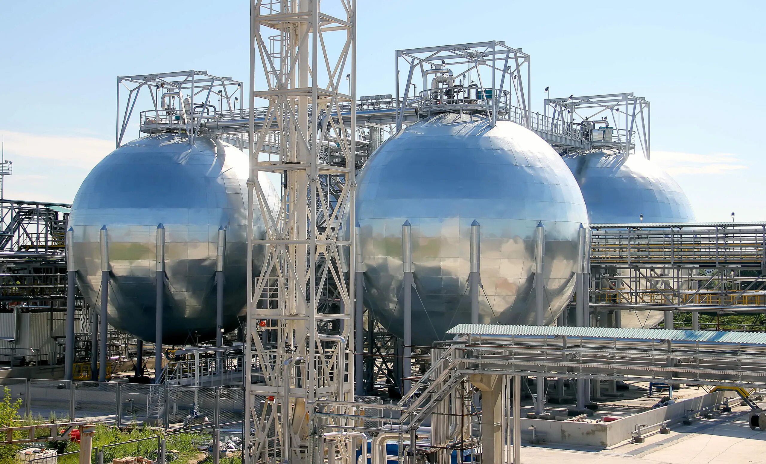 омский нпз каталитический крекинг. центральная химическая промышленность россии акрон. еврохим невинномысский азот. российская химическая. российская химическая.