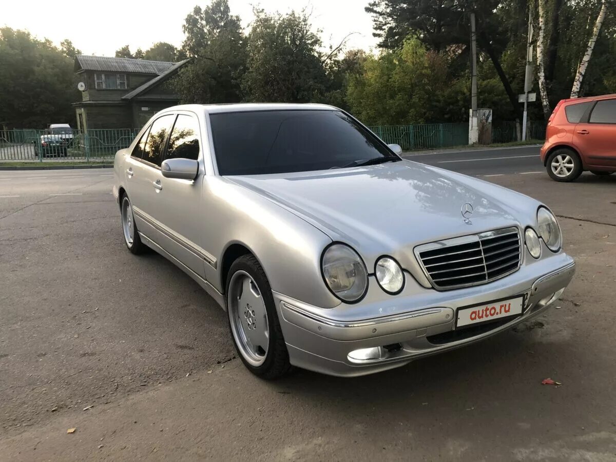 Мерседес w210 Рестайлинг. Mercedes Benz w210 серебристый. Мерседес е210 2001. E 210 Мерседес 2001.