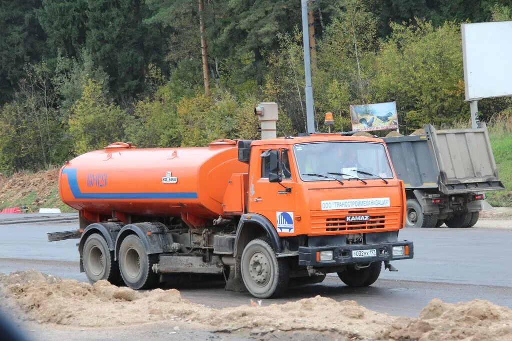 Камаз водовозка. КАМАЗ 65115 поливомоечная. КАМАЗ 65115 поливалка. Поливомоечная машина КАМАЗ 4325. Поливомоечная машина КАМАЗ 4325 - 8 м3.