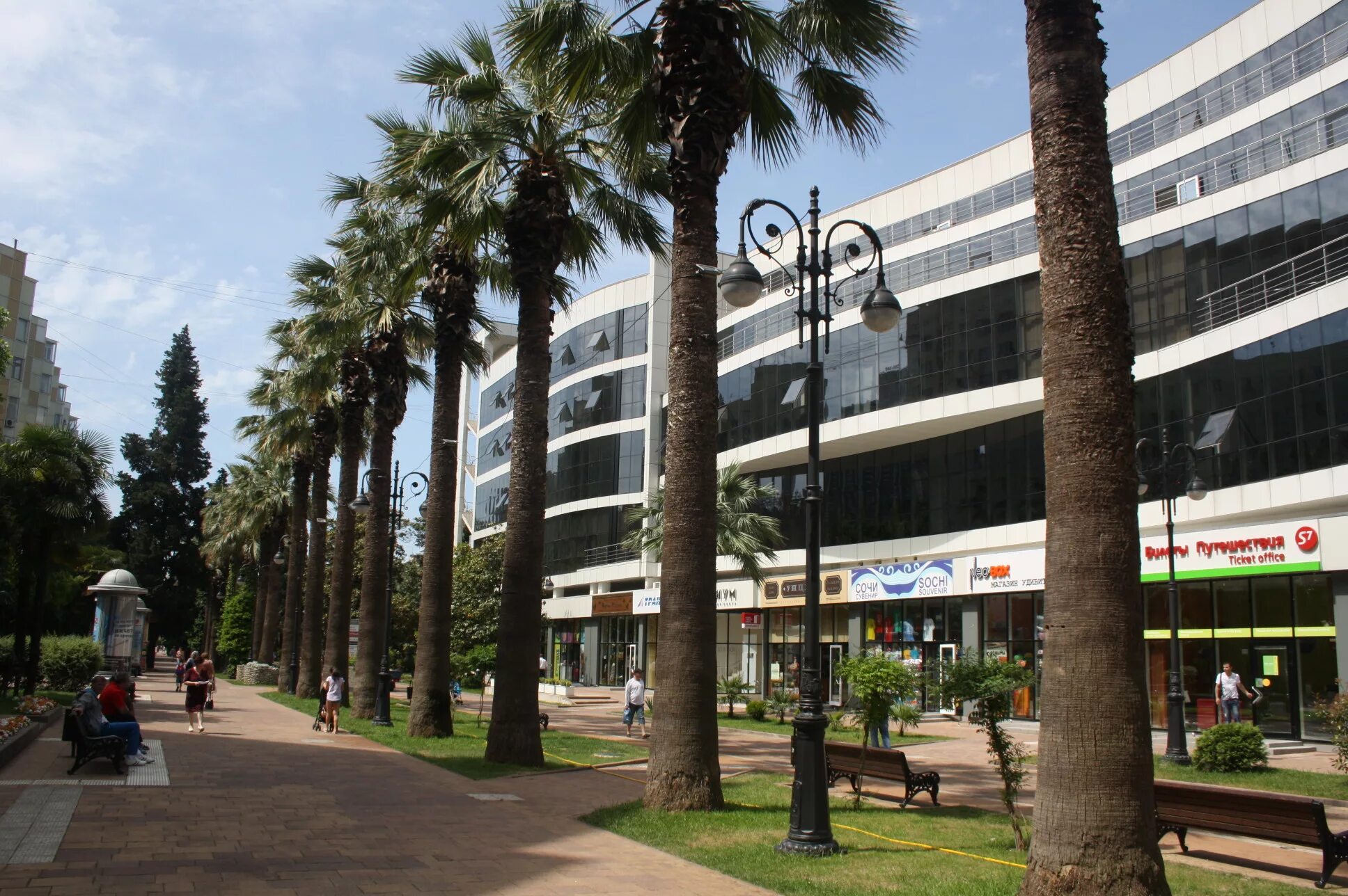 сочи галерея парк навагинская 14. навагинская атриум сочи. навагинская 3 сочи. улица навагинская сочи фото. апарт-отель grand gallery сочи.