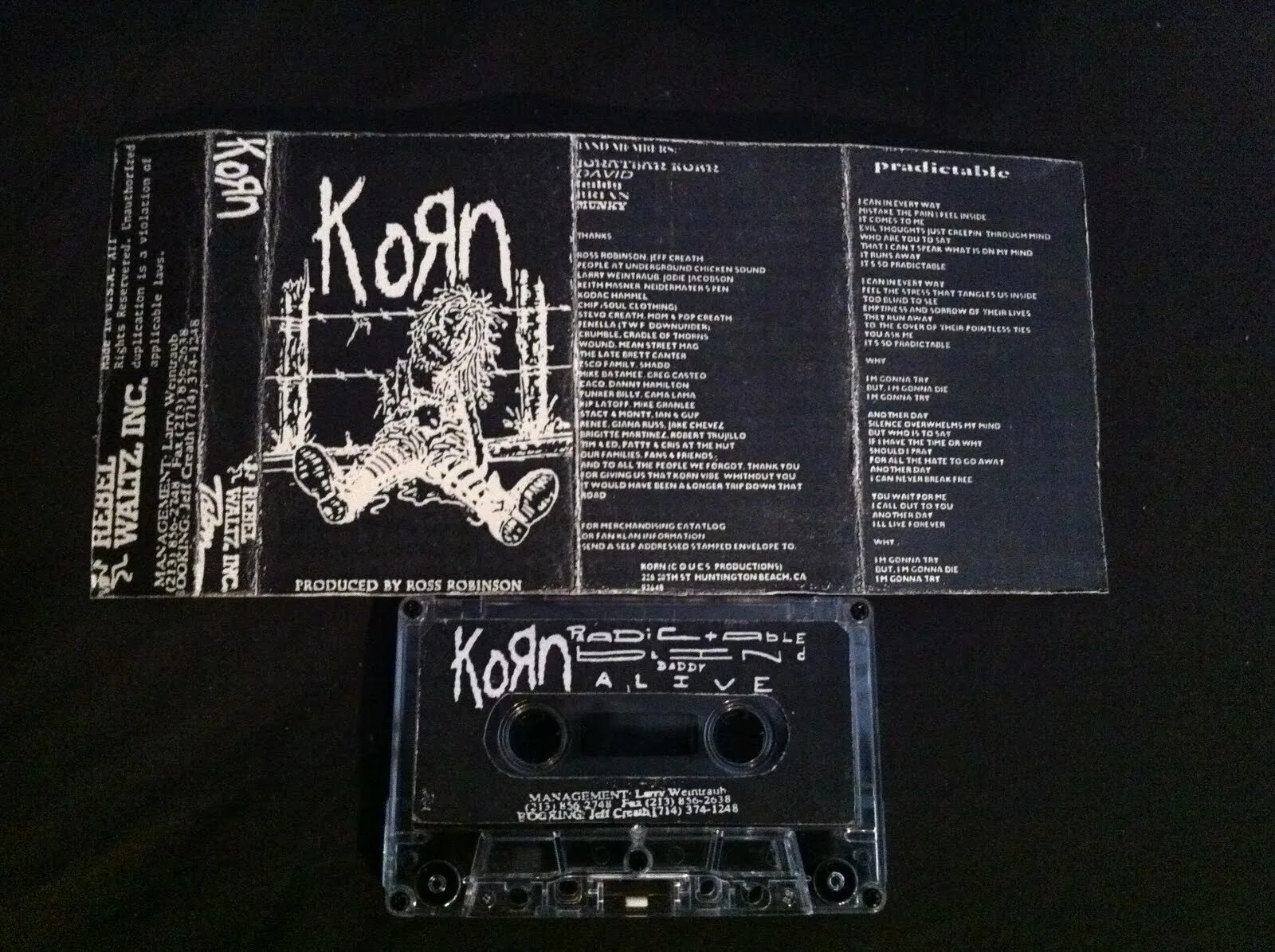 Korn 1994 tape. Перевод песни daddy korn. Korn солист. Korn freak on a leash. Korn falling away from me табы.