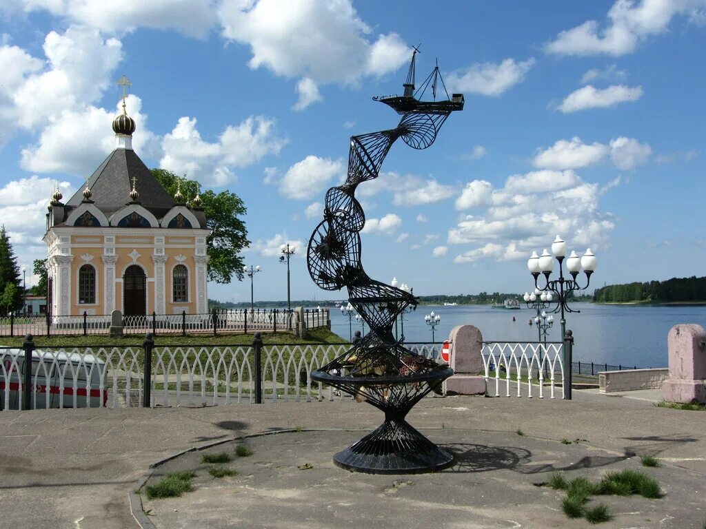 Городской сайт рыбинска. Рыбинск Ярославская область. Городской округ город Рыбинск. Памятник в Рыбинске на набережной.