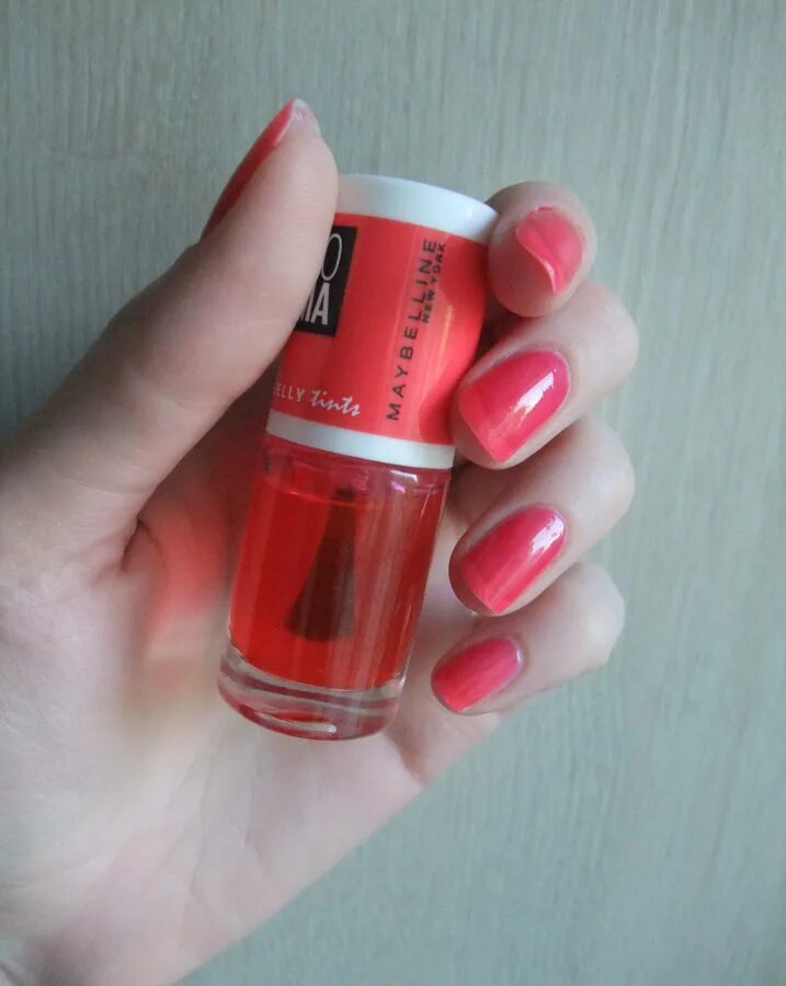 Лак желейный. Maybelline Colorama лак для ногтей. Красный лак мейбелин. Maybelline Colorama Color show Jelly Tints Nail Polish. Лак для ногтей Maybelline Colorama Jelly.