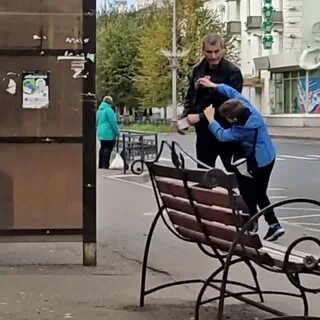 Защитил бабушку