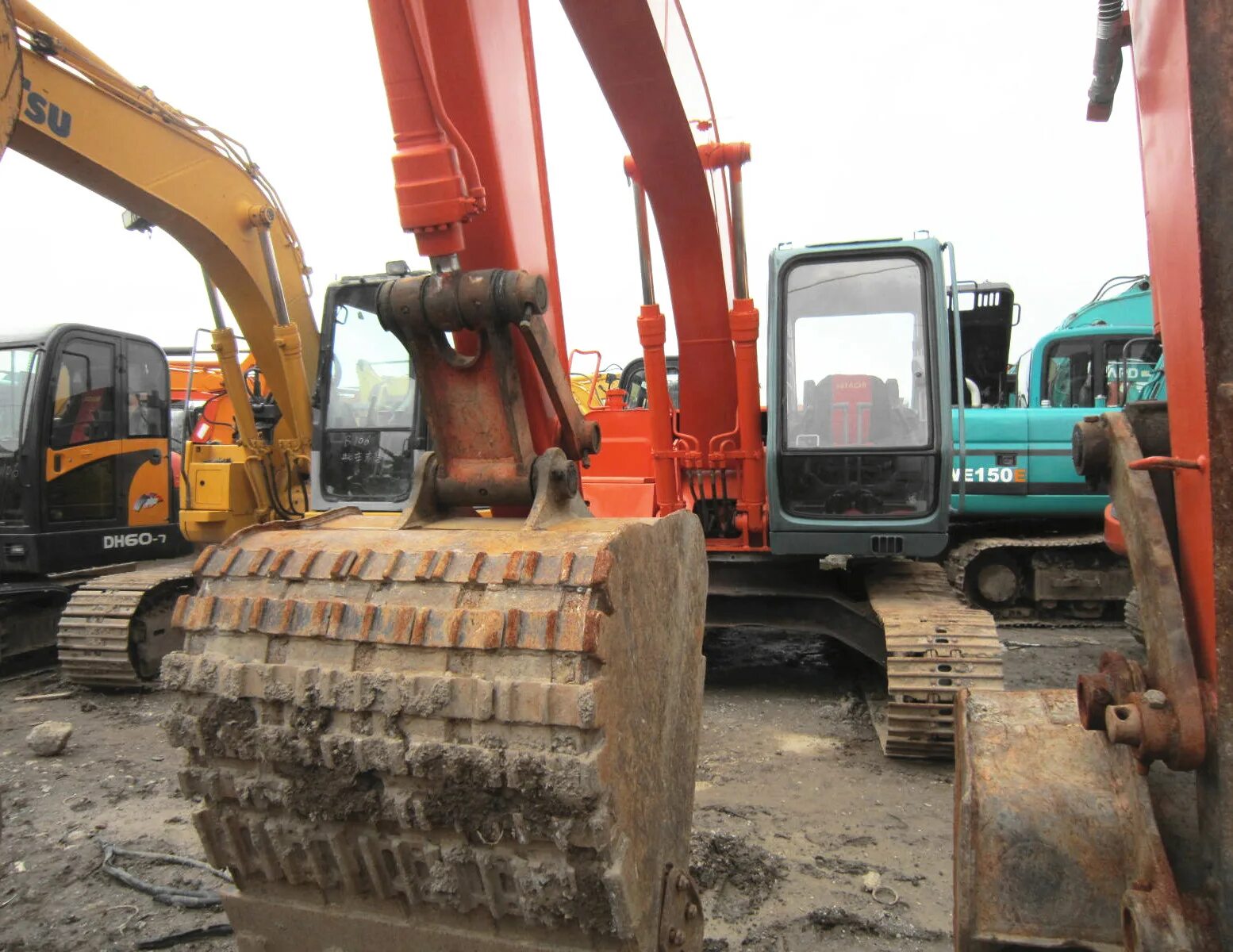 Экскаватор 120. Хитачи ex 120. Экскаватор Hitachi-ex-120-2. Экскаватор Хитачи японский работа НШ. Купить экскаватор Хитачи ex 120 в разбор.