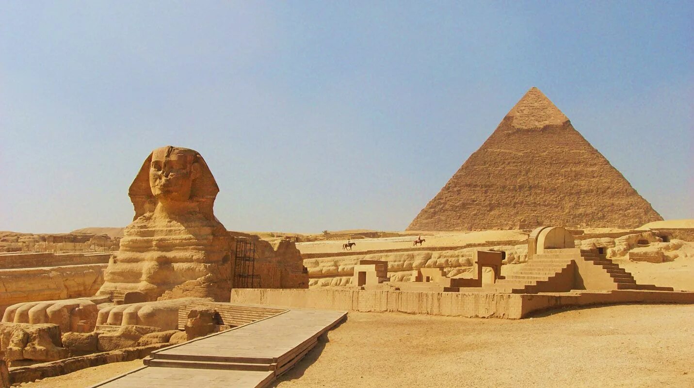 Bank misr. Пирамида Хеопса сфинкс древний Египет. Пирамида Хефрена. Храм Хефрена в Египте. Долина Гизы Египет.