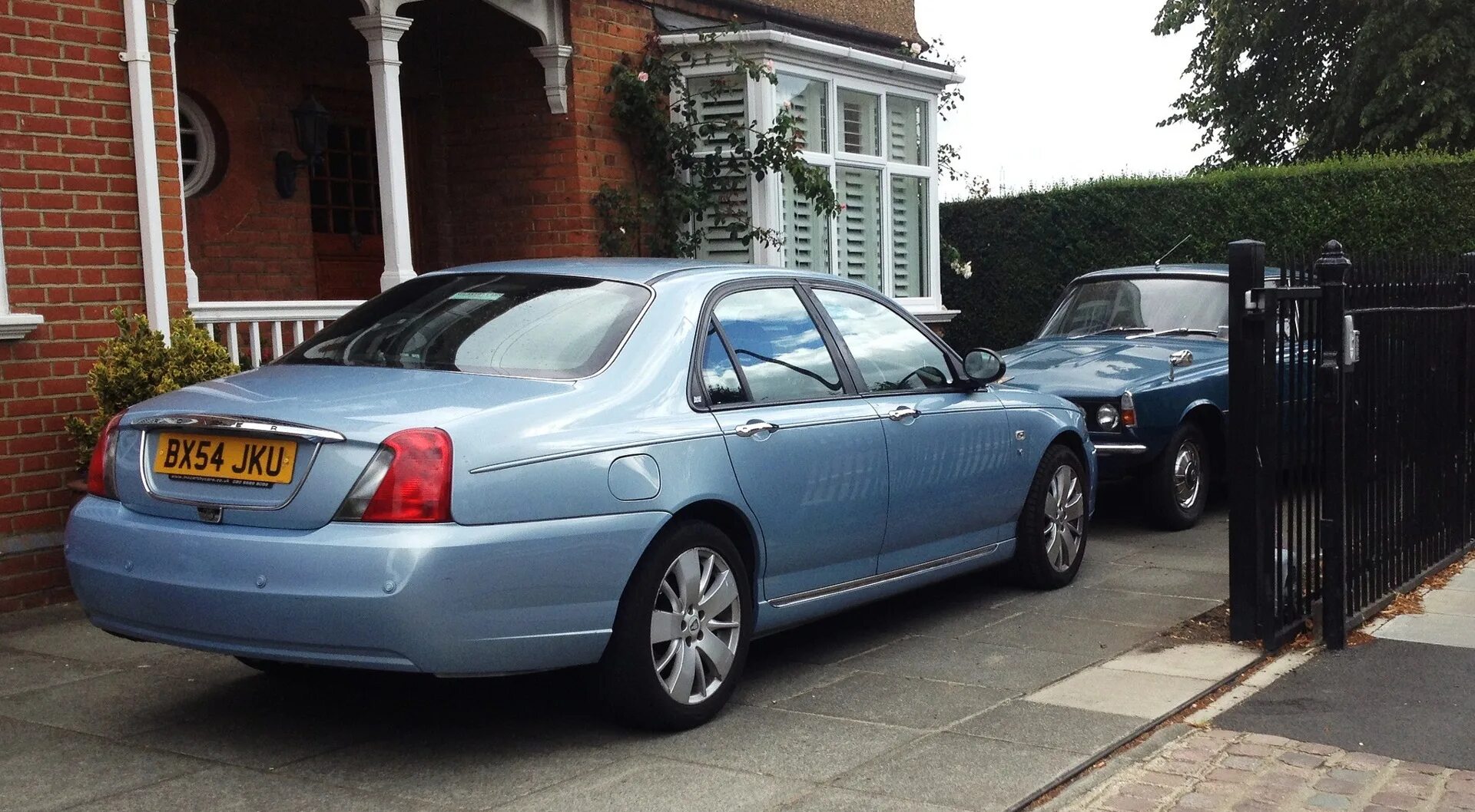 Ровер 75 2. Rover 75 v6. Ровер 75 черный. Rover 75 2. Ровер 75 двухцветный.