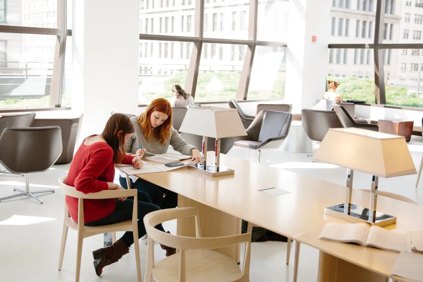 Design colleges. Архитектура школа litherland high school. Резиденции для студентов. Кампус колледжа. College art and design in usa.