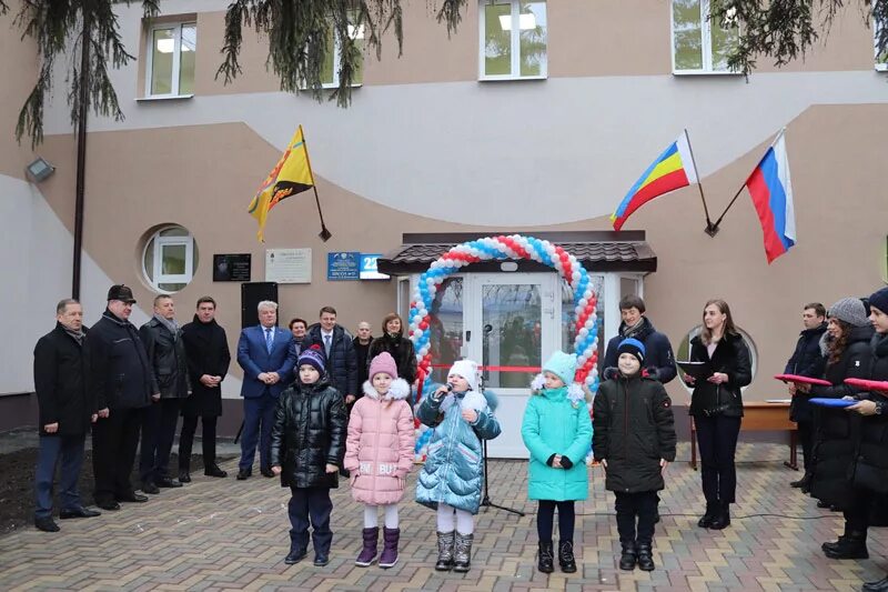 Школы в шахтах. Новая школа в новоалтайске 15. Ипатово ставропольский. Новая школа в новоалтайске 15. Г шахты.