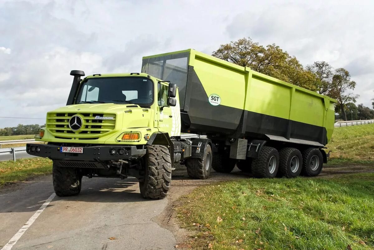 Универсальные грузовые автомобили. Mercedes Benz Zetros грузовик. Mercedes Zetros 4x4. Mercedes Benz Zetros 4x4. Mercedes Zetros 6x6.