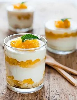 Десерт из йогурта