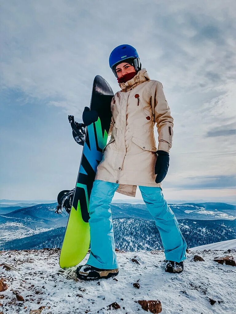 аренда сноуборда новосибирск. сервис горных лыж в новосибирске. прокат сноубордов. актив спорт новосибирск. ул.