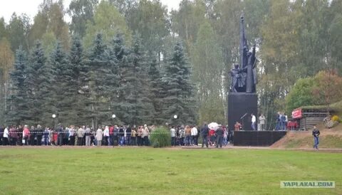 У безымянного поселка