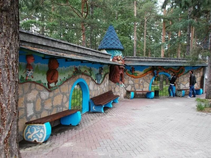 Квартиры гагарин парк. Парк гагарина челябинск гулливер. детский городок парк гагарина челябинск. парк гагарина челябинск детские площадки. городок гулливера в солнечном.