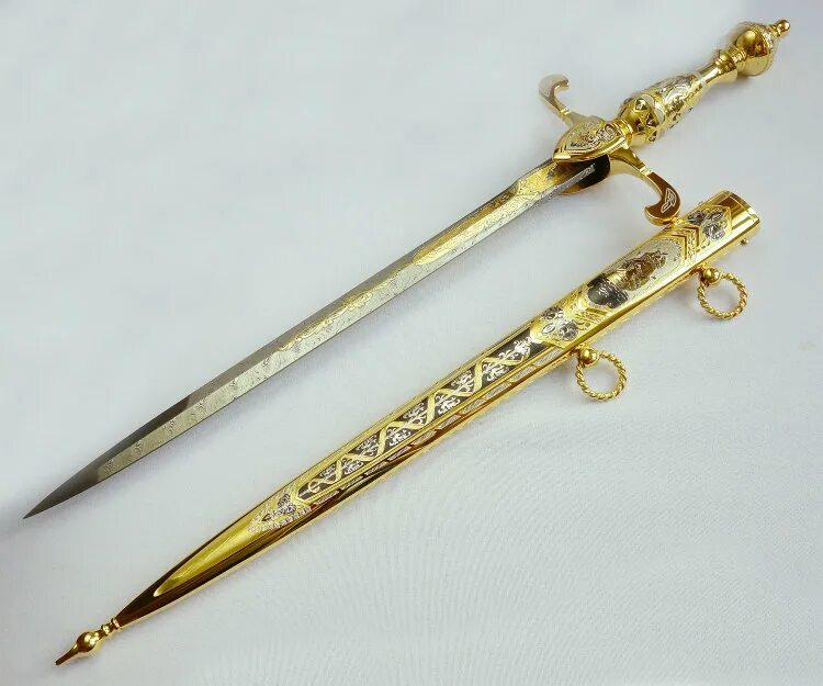 Адмиральский кортик фото. Сувенирный кортик. Кортик камень златоуст. Кортик гдр адмиральский. Кортик адмиральский златоуст.