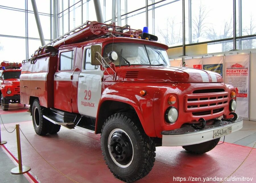 ЗИЛ 131 АЦ 40. Пожарная машина ЗИЛ 131 АЦ. ЗИЛ-131 пожарный автомобиль. Пожарная АЦ-40 ЗИЛ 130 салон.