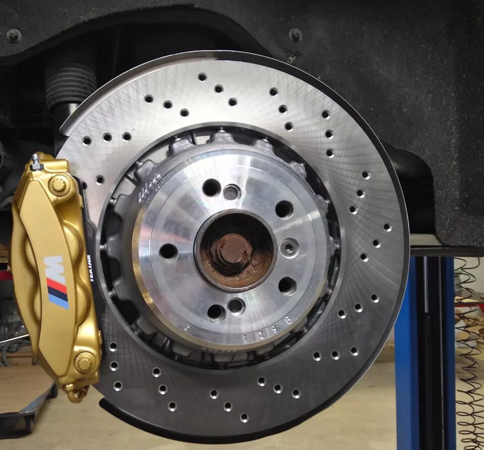 Тормозной диск бмв х5. Тормозные диски бмв е53. Тормозной диск бмв х5. Тормозные диски бмв е38. Диски тормозные зиммерман bmw е 53.