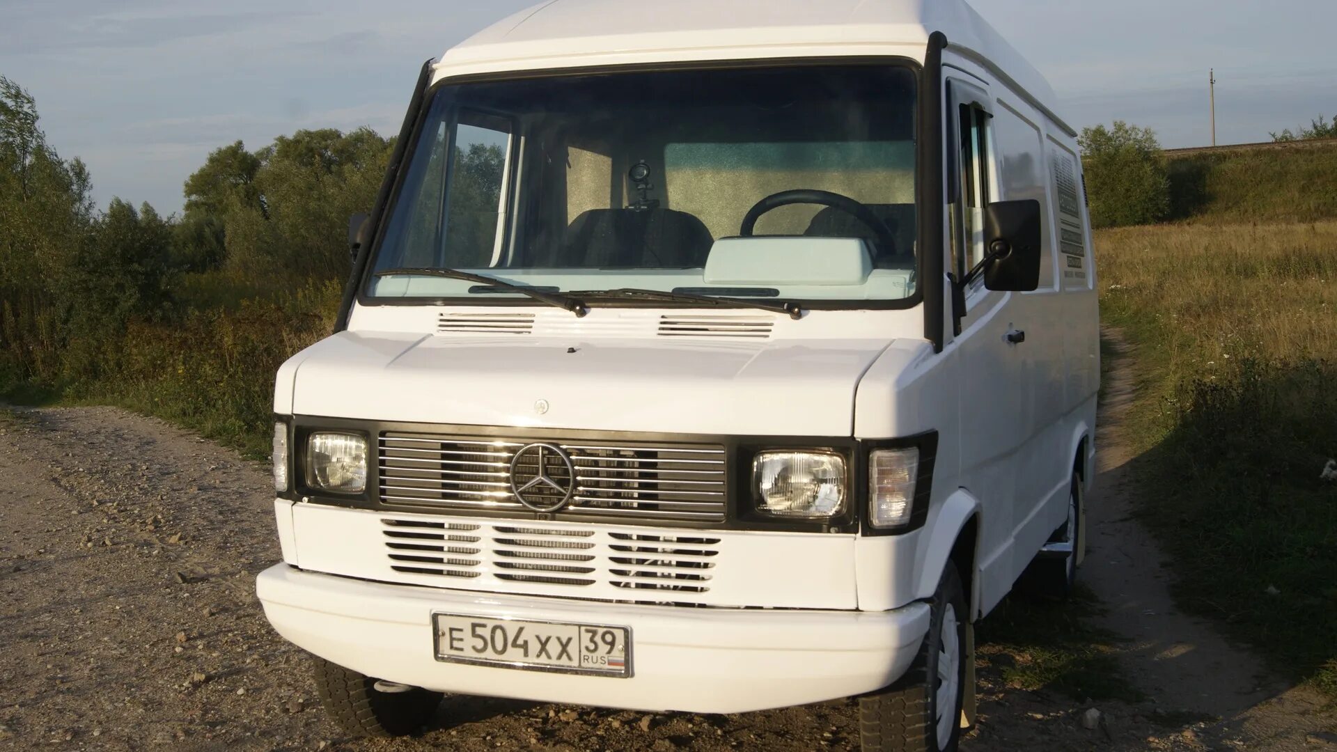 Мерс т1. Мерседес т1 207. мерседес 207-410. мерседес т1 410. мерседес т1 1992 красный.