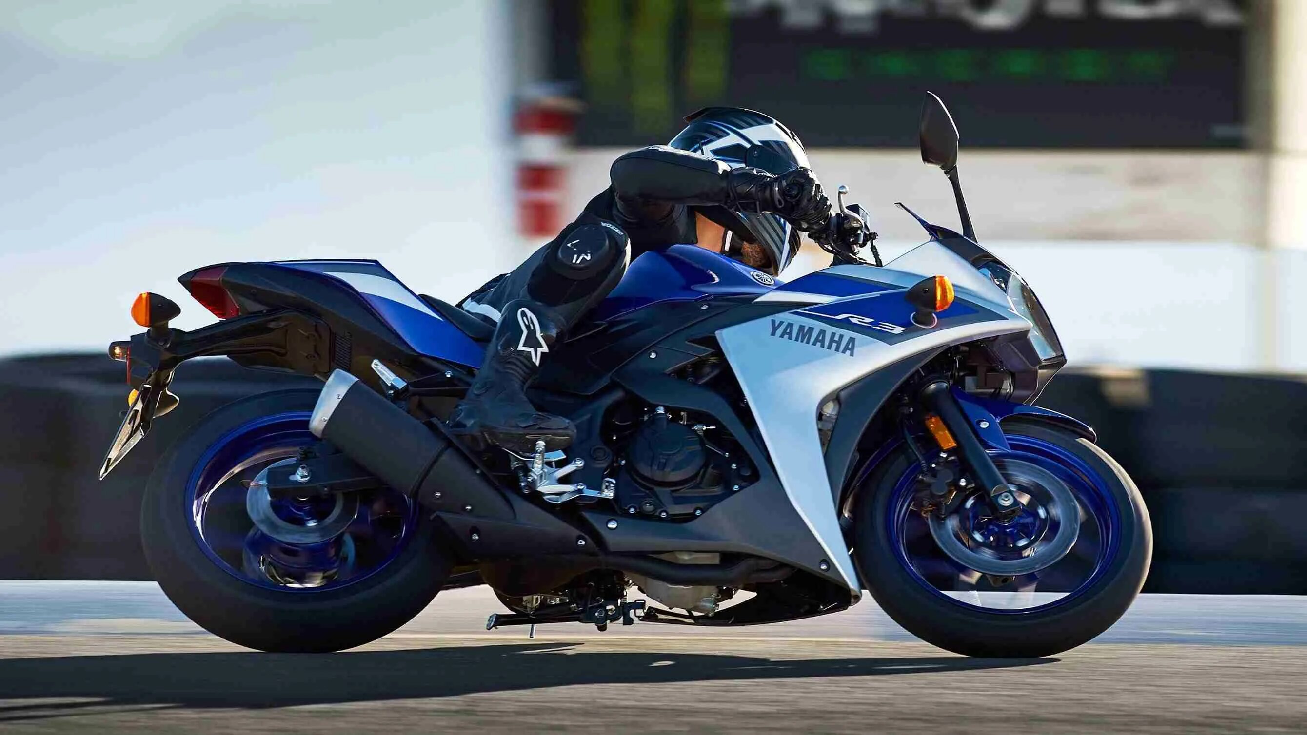 Yamaha yzf r3 2020. Yamaha yzf-r3 2017. Yamaha yzf-r3 2017. Ямаха р 3. Yamaha yzf-r3 2017.