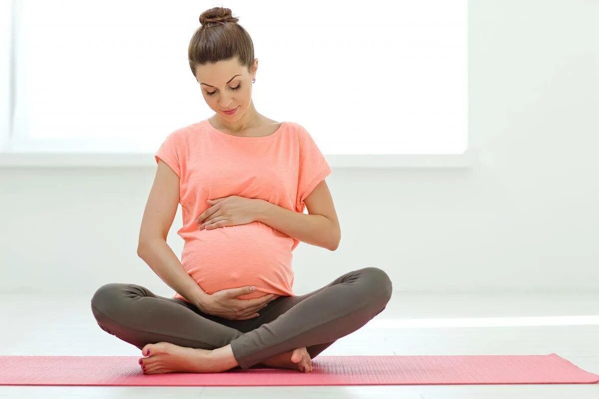 Гимнастика 3 триместре. Йога для беременных. Фитнес для беременных. Йога беременные. Упражнения для беременных.