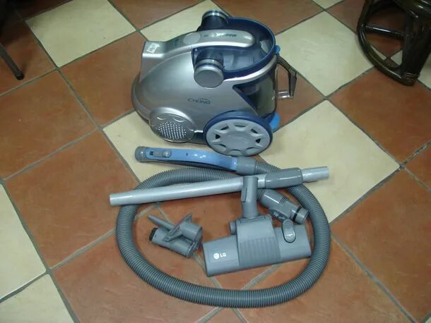 Q - Odkurzacz LG Cyking 1600W
