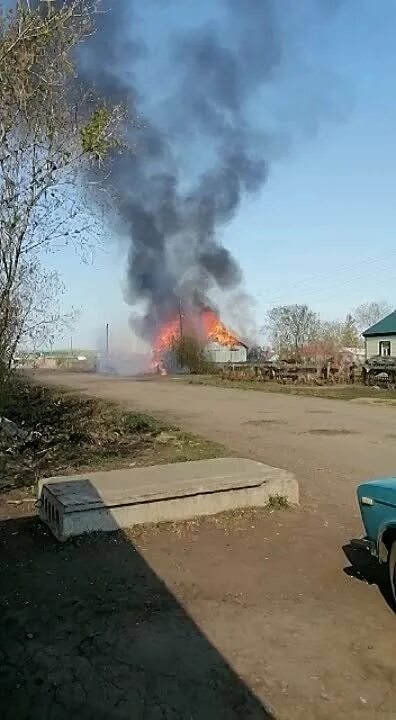 Пожар в Омске сейчас. Пожар в желанном Омская область Одесский район. Омская область село Знаменское пожар. Курган горит.