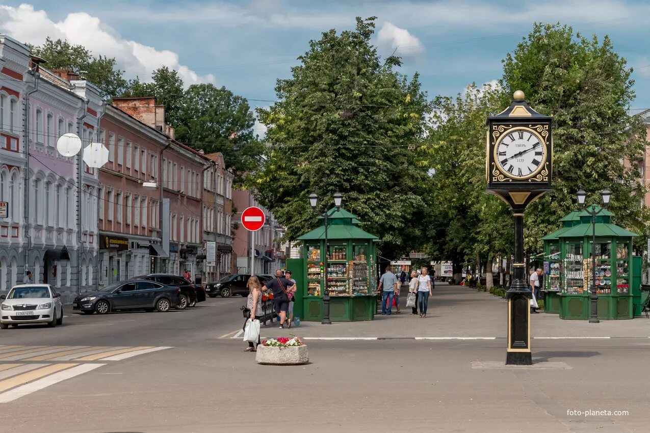 Который час в твери. Улица Радищева Тверь. Бульвар Радищева Тверь. Тверь бульвар Радищева 14 ПОРТФОТО. Тверской бульвар Тверь.