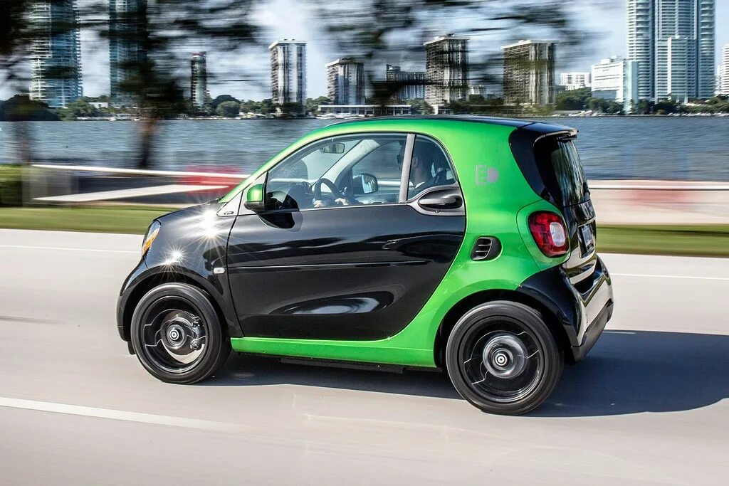 Смарт машина. Машина Smart Fortwo. Mercedes Smart. Мерседес смарт Форту.