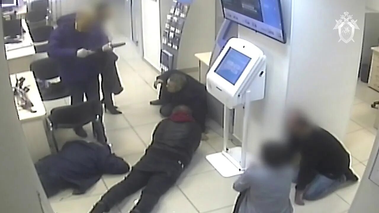 Атака на банки сегодня. Ограбление банка. Грабитель банка. Ограбления локо банка самара. Самое нелепое ограбление.