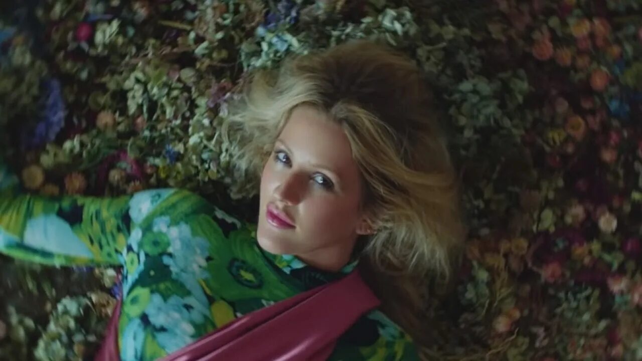 It s close to me. Close to me Ellie Goulding. Ellie Goulding feat. Diplo & Swae Lee - close to me. Ellie Goulding x Diplo - close to me (feat. Swae Lee) (DJ Safiter Remix). Ellie Goulding, Diplo, Swae Lee - close to me (Instrumental).