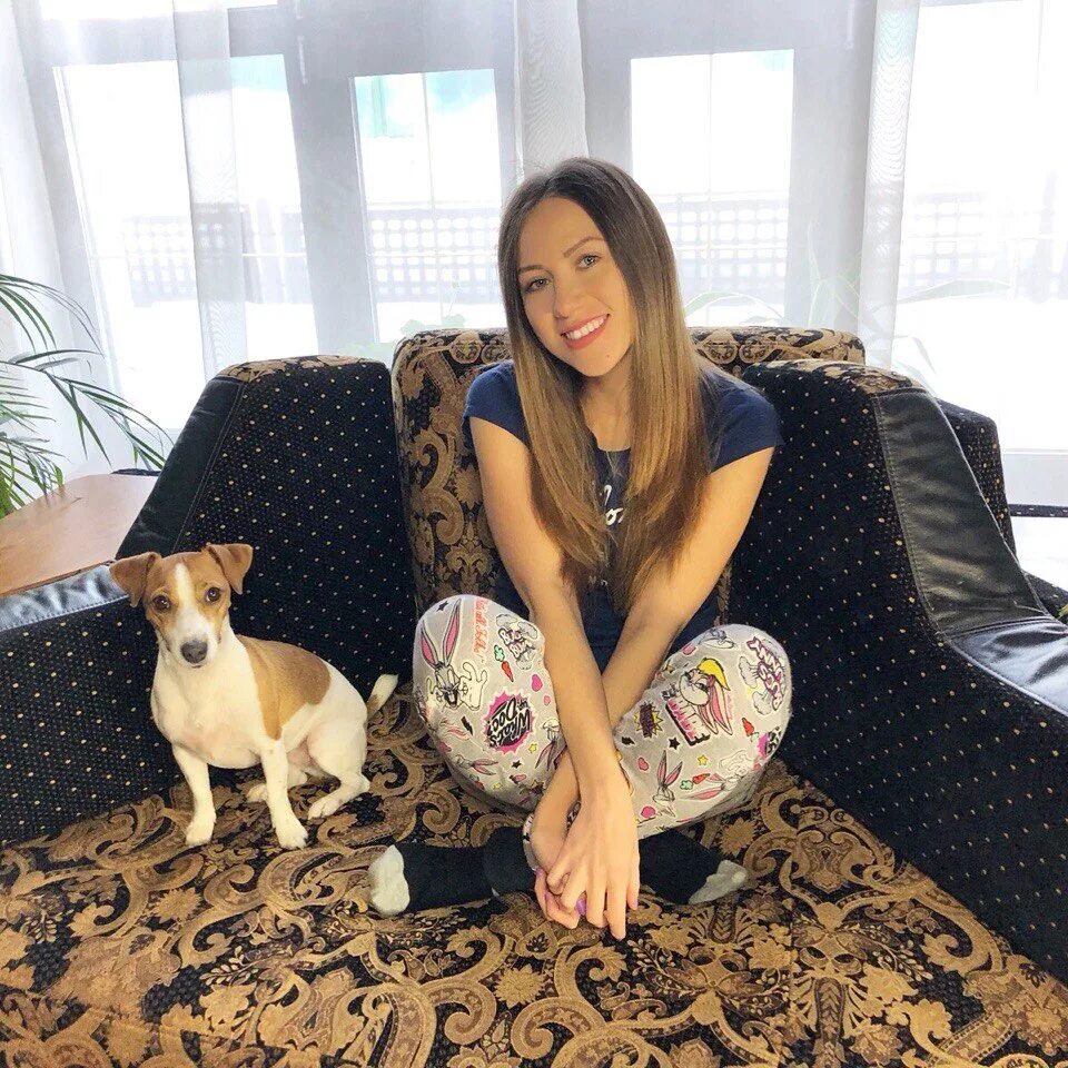 Tkkb lb. Сколько лет эли. Сколько лет эли. Элли ди 2023. Эли ди блоггер.