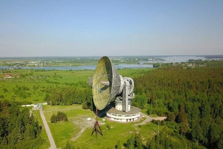 Радиотелескоп тна-1500 калязин. Антенна в калязине. Радиотелескоп медвежьи озера. Радиоастрономическая обсерватория калязин. Радиотелескоп медвежьи озера.