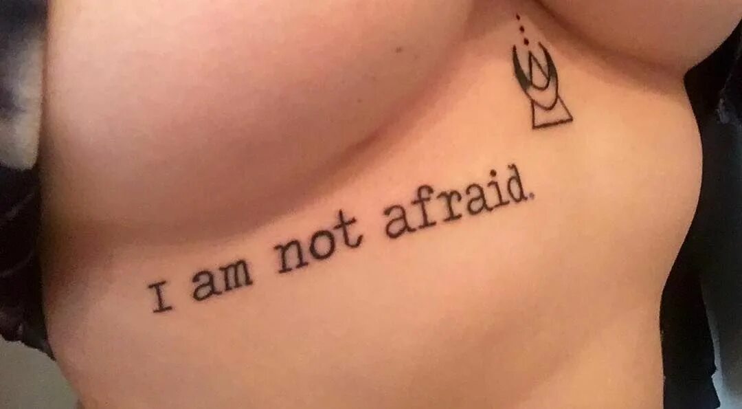 I m afraid i am not. Татуировка i am. not afraid тату. татуировка i&#039;m not. born to be happy тату.