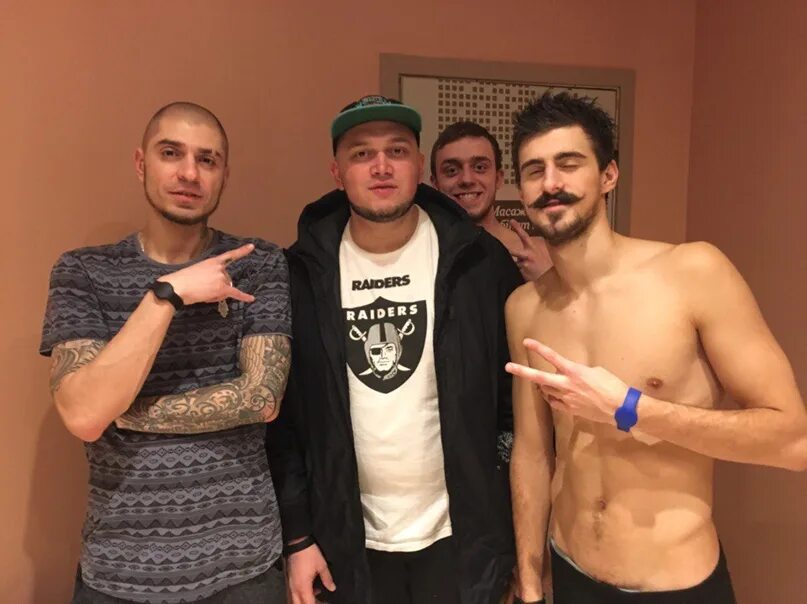 Александр обласов и ольга. Киевстонер альбом. Шелби бар пермь. Киевстонер шпилевой обложка. Альберт киевстонер худой.