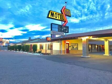 Moggs motel