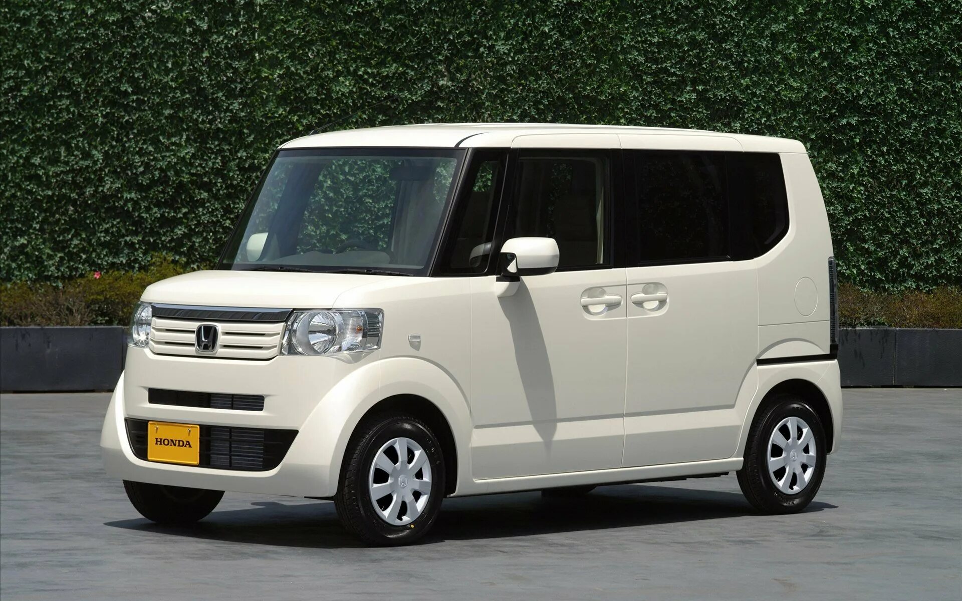 Toyota bb & scion. Китайская квадратная машина. Китайские автомобили квадратные. Тойота бб 2005. Toyota bb 2014.