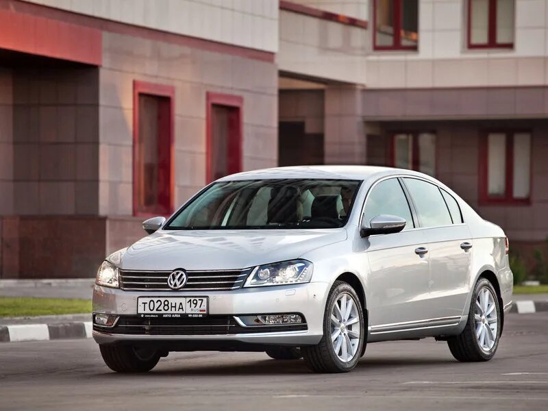 Фольксваген рядом. Volkswagen passat 6 поколение. фольксваген б6 поколения. поколения пассат б7. фольксваген пассат 63.