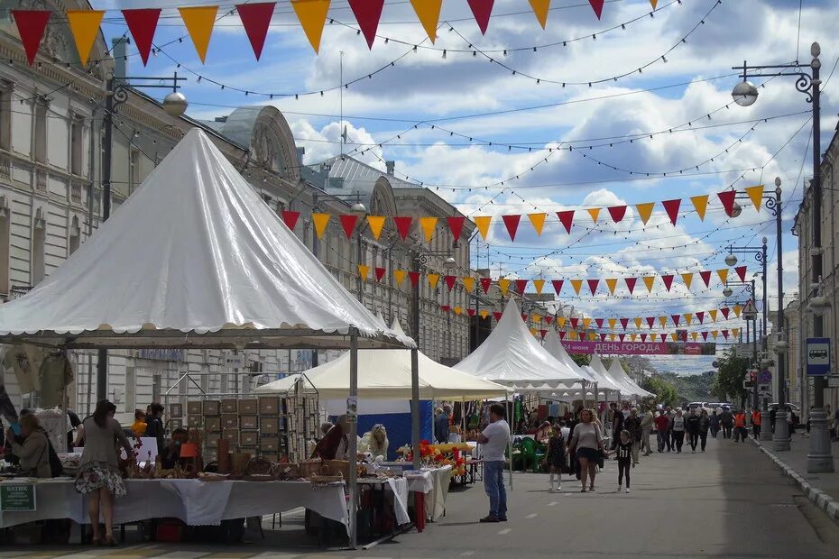 Ярмарка в москве на красной пл. Ярмарка. Гум ярмарка на красной площади. Ярмарка г москва. Ярмарка г москва.