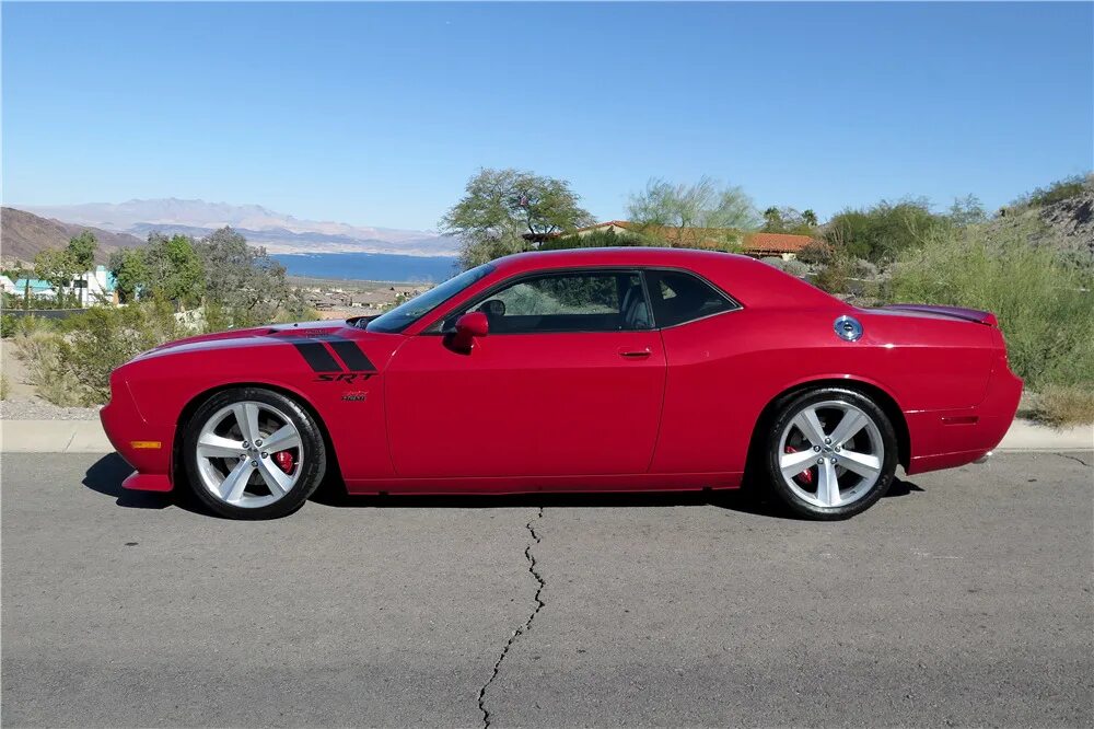 Диски челленджер. Колеса на додж челленджер. додж челленджер r18. dodge challenger r20. додж челленджер диски r20.