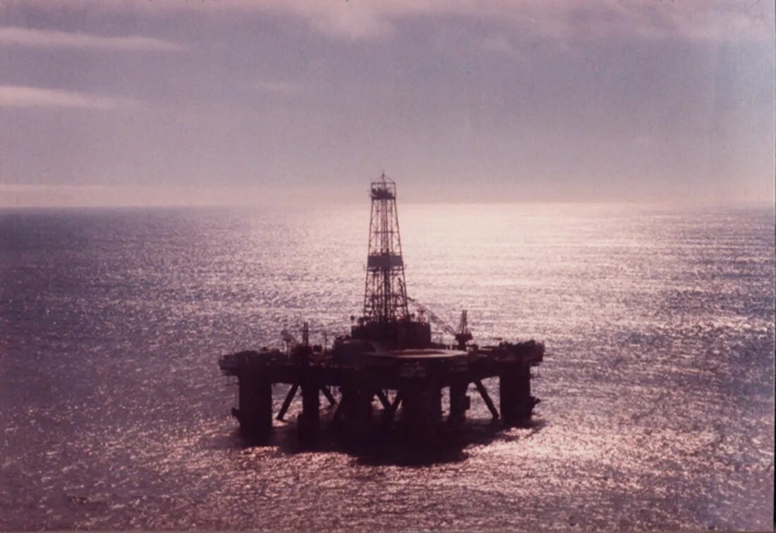 Оушен рейнджер платформа. Jack-up platform. Нефтедобывающая платформа ocean ranger. Катастрофа ocean ranger в 1982 г. Оушн рейнджер.