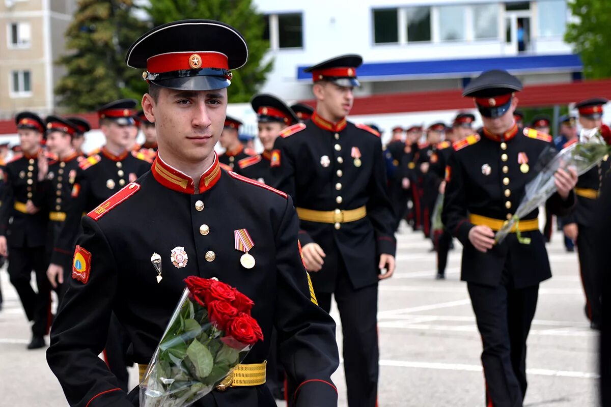 Ульяновское суворовское училище сайт. Ульяновское Суворовское военное училище. Суворовское училище Ульяновск. Гвардейское Суворовское военное училище УГСВУ Ульяновск. Кадетское училище Ульяновск.